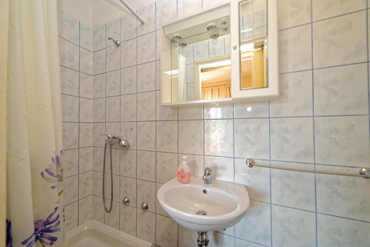 App&Rooms Anica Kampor ภายนอก รูปภาพ